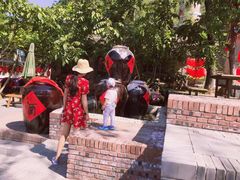 -百里峡七彩艺术小镇