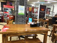 大堂-老白家纸包鱼·烧烤·海鲜(矿山路店)