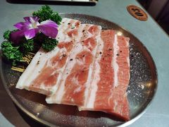 厚切黑猪五花-围炉肉舍丹东海鲜烤肉·烤活鳗(步行街店)