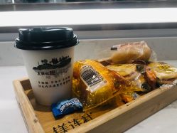 -镁连社·美联社