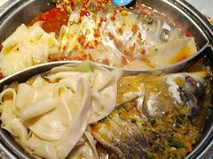 -阿瓦山寨·湘菜现炒·剁椒鱼头王(咸阳总店)