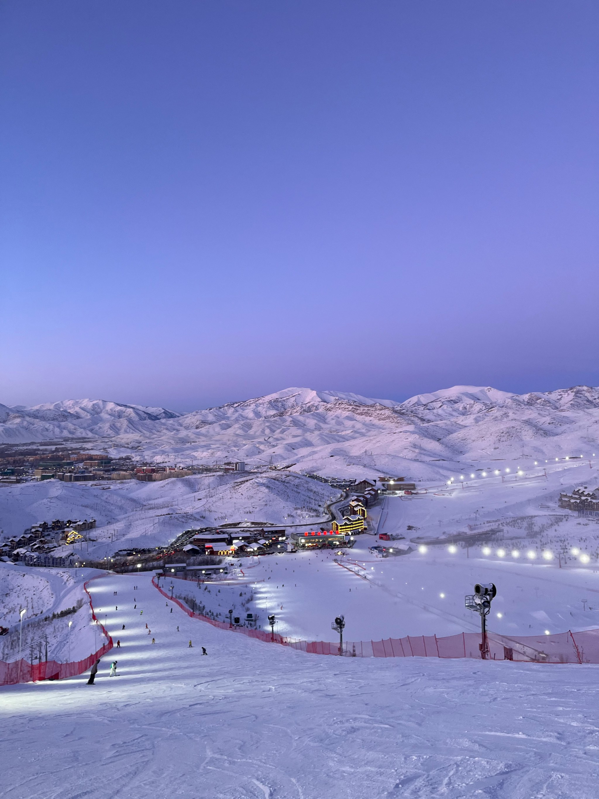 新疆天然滑雪场图片