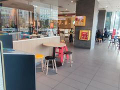 -麦当劳(假日广场店)