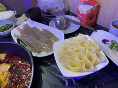 -热火朝天鲜切牛肉火锅(南强街巷店)