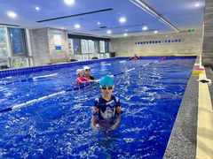 -小蓝鲸游泳培训基地(石景山店)