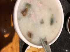 皮蛋瘦肉粥-老广酒楼(樱花店)