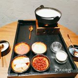    奶茶店也“玩火”[疑问]奶茶plus火锅，双倍的快落