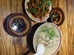 -老方桌烂蹄花川菜馆(九龙坡店)