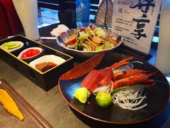 -铭牛烧肉·和牛海鲜自助(高新月牙湖店)