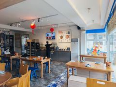 -包整·丝娃娃(一览甲秀楼风景店)