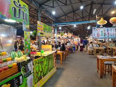 -席娜卡琳火车铁道夜市