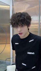 -一家只做男发烫染的店