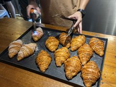 海盐焦糖牛角包-来回·咖啡(天河南店)