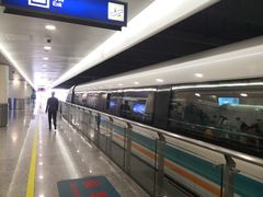 -龙阳路磁悬浮列车总站-停车场