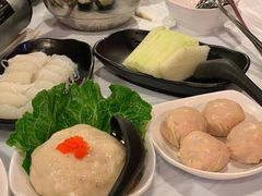 -鲜入围煮花胶鸡海鲜火锅