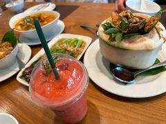 -Chom Cafe and Restaurant