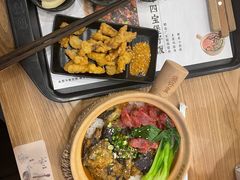 -煲仔皇腊味煲仔饭(经四万达店)