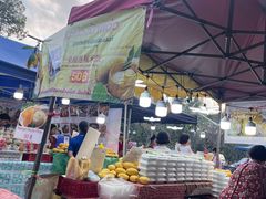 -芒果糯米饭摊子