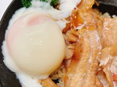 千层五花肉饭-牛邸·烧肉饭(来福士店)