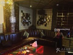 -GAGA主题量贩式KTV平价店(工大店)