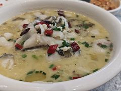 开胃酸菜鱼-聚丰园•湖鲜餐厅(阿红私房菜梅石路店)