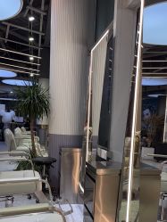 -PE SALON 