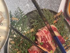 -草家酱蟹炭火烤肉店(珲春南路二店)