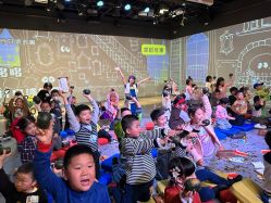 -小鸡哆哆故事屋·儿童乐园(嘉里城店)