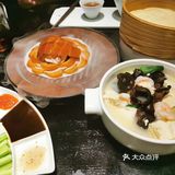 这里面是有各式各样的甜点，吃起来不是很腻