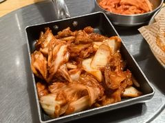 辣白菜炒五花-源味屋韩式火锅&炸鸡(鼎城当代商城店)