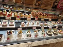 -罗森尼娜(德思勤店)