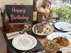 -Mark&Mars Restaurant