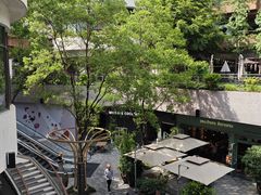 -瑞虹新天地月亮湾