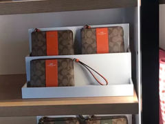 -COACH蔻驰(百联奥特莱斯广场店)