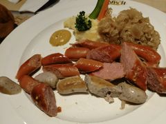 -LENBACH兰巴赫西餐啤酒坊(大连东港店)
