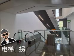 -老男孩男士理容馆·理发·烫染·修面