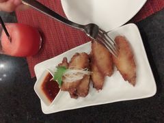 甜辣鸡翅佐以辣味蒜蓉汁-WOLFGANG PUCK KITCHEN & BAR(迪士尼小镇店)