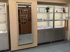 -无奔眼镜·蔡司·依视路授权店(朝阳大悦城店)