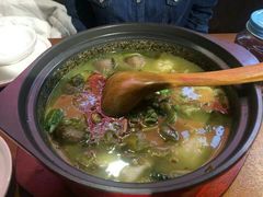 石锅酸菜鱼-周鱼小馆石锅酸菜鱼(活力汇店)