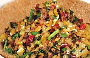Crispy Rice with Soy Sauce and Minced Pork