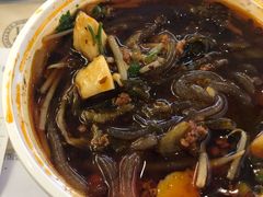 -荀记肉夹馍(三八家乐福店)