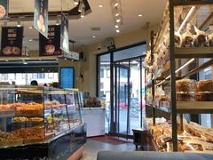 面包甜点陈列柜-申氏糕点(三好街店)