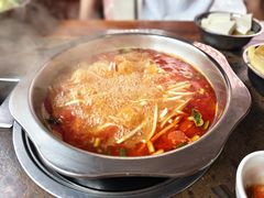 -黄利砖万峰林布依特色酸笋牛肉馆
