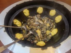 小鸡炖蘑菇-象牙山铁锅炖(汇东郦城店)