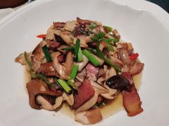 菌菇炒腊肉-贵州人家·酸汤火锅·20年老字号