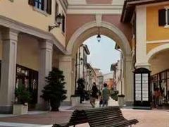 -佛罗伦萨小镇广佛名品奥特莱斯(疏港路店)