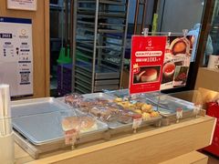 面包甜点陈列柜-西村叔叔的店·面包·甜品·蛋糕(清河万象汇店)