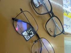 -罗伯特眼镜·蔡司官方授权(罗湖国贸店)