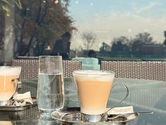 -梁鸿湿地丽笙度假酒店大堂吧