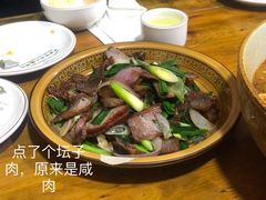 坛子肉-燕兵眉州肥肠鱼饭店